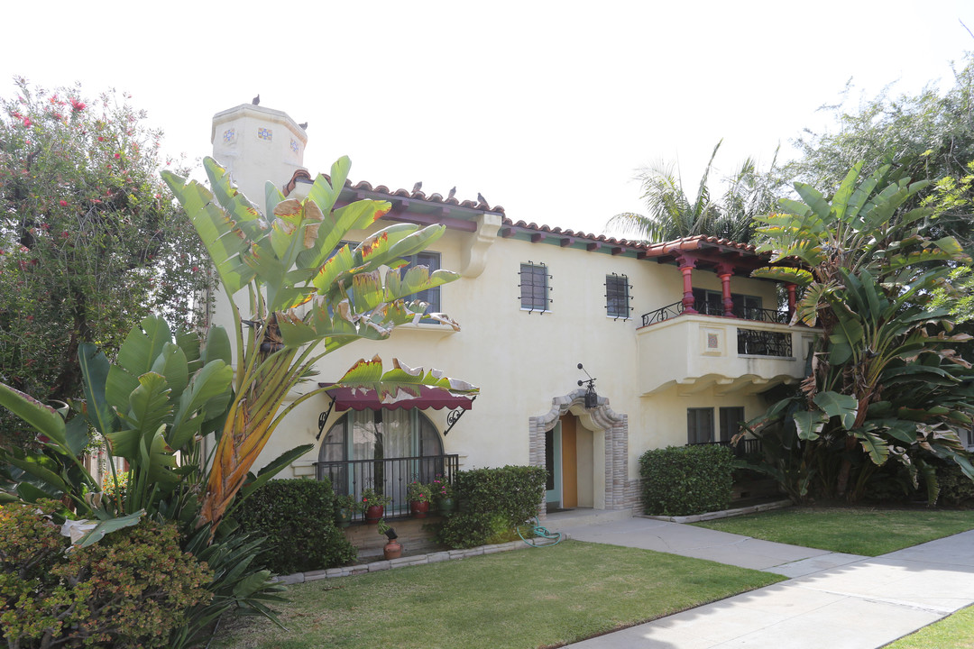 144 S Elm Dr in Beverly Hills, CA - Building Photo