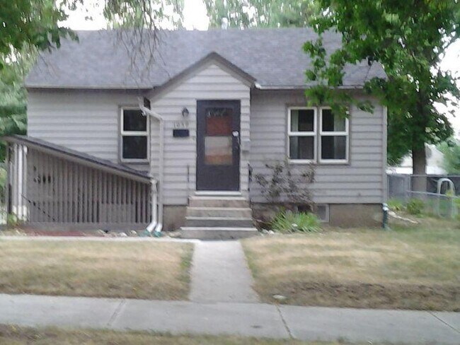 property at 1039 1/2 N 25th St