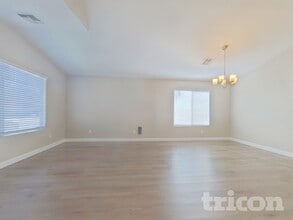 7806 S 47th Ln, Unit 0813 in Phoenix, AZ - Foto de edificio - Building Photo