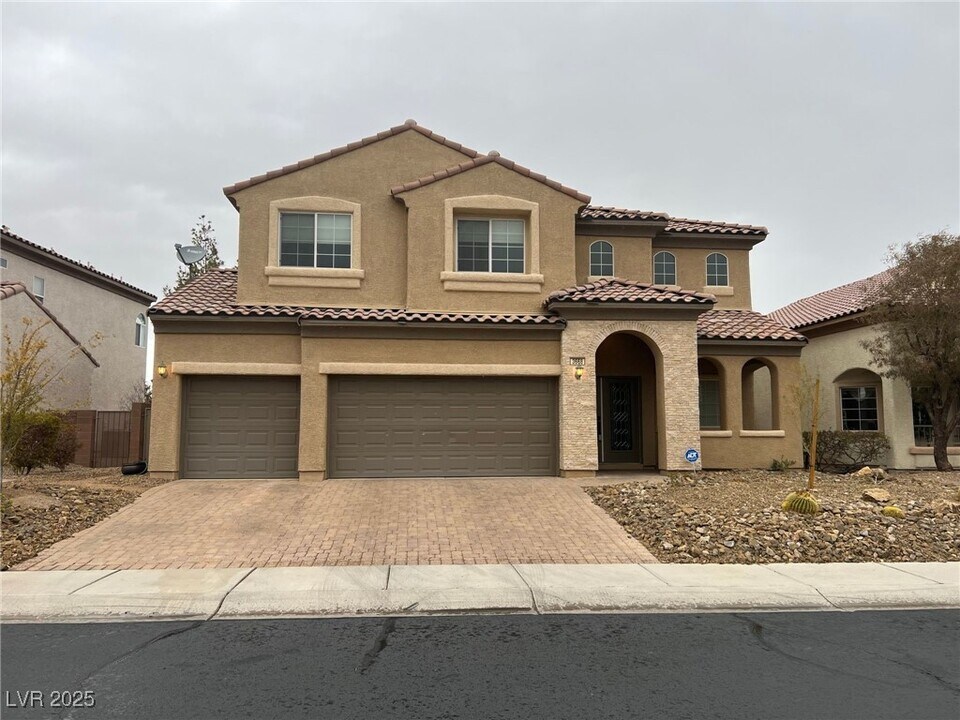 3668 Toscanella Ave in Henderson, NV - Building Photo