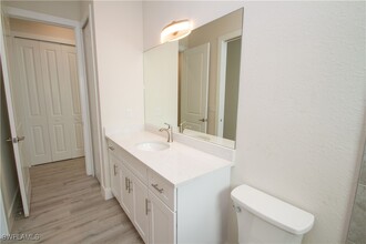 5826 Jasper Dr in Naples, FL - Building Photo - Building Photo
