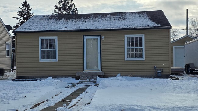 property at 1712 2nd Ave SE