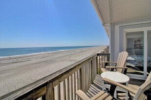 927 N Anderson Blvd in Topsail Beach, NC - Building Photo