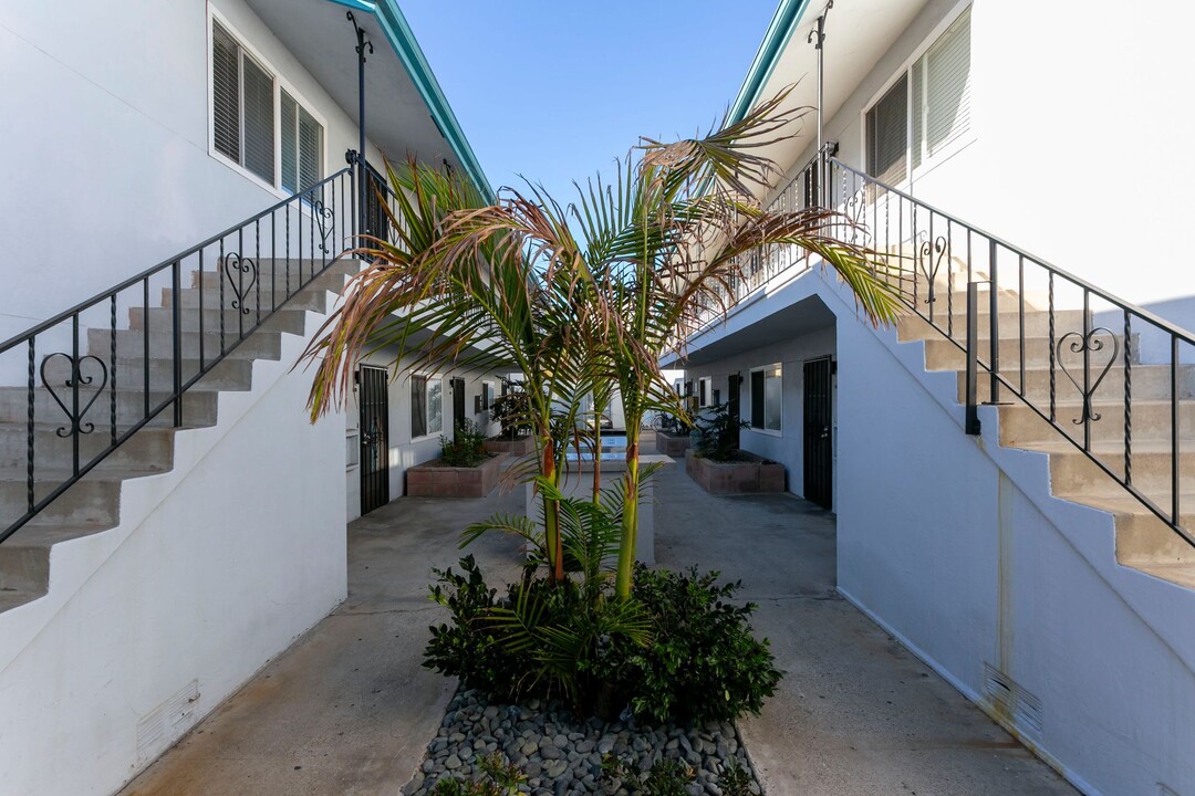 Ocean Palms Apartments in San Diego, CA - Foto de edificio