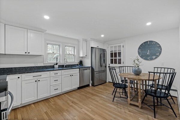 104 Mishawum Rd in Woburn, MA - Building Photo - Building Photo