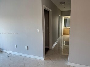 2280 SW 32nd Ave in Miami, FL - Foto de edificio - Building Photo