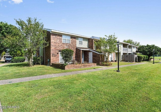 101 Wilbourn Blvd in Lafayette, LA - Foto de edificio - Building Photo