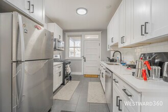 1410 W Farragut Ave in Chicago, IL - Building Photo - Building Photo