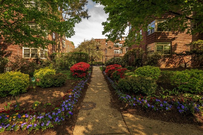Sedgwick Gardens in Philadelphia, PA - Building Photo - Building Photo