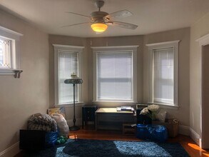 28 Justin Rd in Boston, MA - Foto de edificio - Building Photo