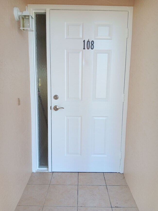 1360 Rio De Janeiro Ave-Unit -1360 Rio De Janeiro Unit 108 in Punta Gorda, FL - Building Photo - Building Photo