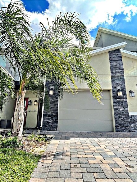 585 Ocean Course Ave, Unit 209 in Kissimmee, FL - Building Photo