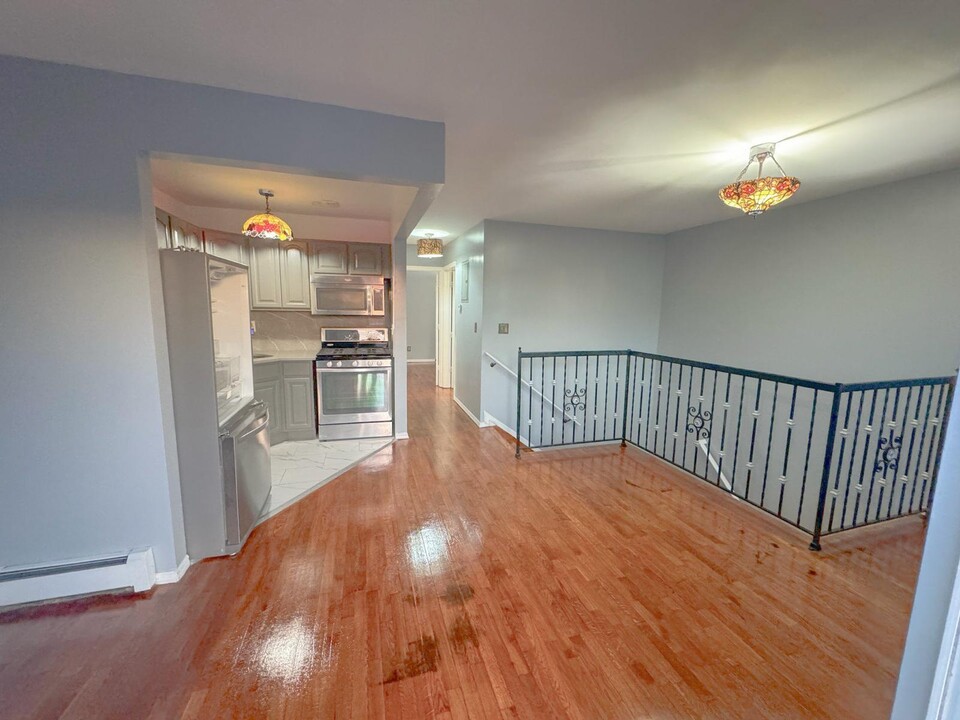 23-59 96th St in Queens, NY - Foto de edificio