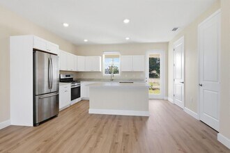 216 S Florida Ave in DeLand, FL - Foto de edificio - Building Photo