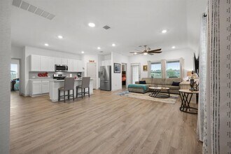 110 Johnson Draw Rd in Hutto, TX - Building Photo - Building Photo