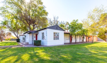 The Madison Uptown in Phoenix, AZ - Building Photo - Building Photo