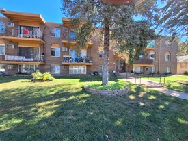 1676 English St in St. Paul, MN - Building Photo