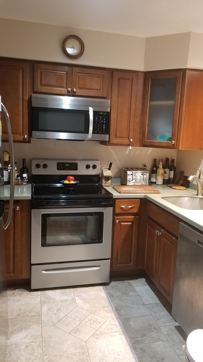 292 Woodhaven Drive, Unit Unit 9D in White River Junction, VT - Building Photo - Building Photo