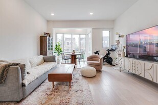 332 Newark Ave in Jersey City, NJ - Building Photo