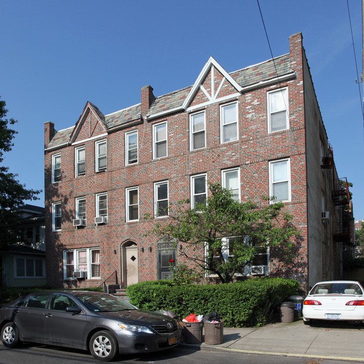 1586-1590 E 22nd St in Brooklyn, NY - Building Photo