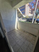 335 E Providencia Ave, Unit 101 in Burbank, CA - Foto de edificio - Building Photo