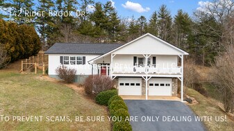 142 Ridge Brook Dr in Weaverville, NC - Building Photo