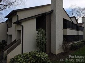 7325 Winery Ln in Charlotte, NC - Building Photo