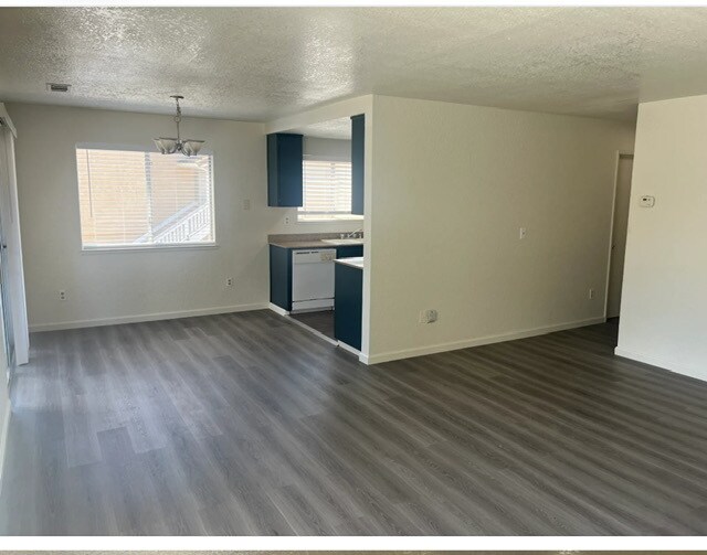 455 Cherry Ln in Manteca, CA - Building Photo