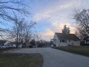 28W625 Lester St, Unit 1 in West Chicago, IL - Building Photo - Building Photo