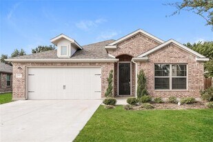 2901 Megan St in Denton, TX - Building Photo