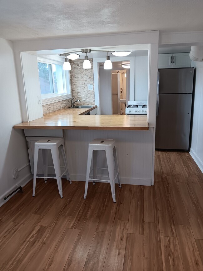 39 W Main St, Unit 39.5 West Main St.