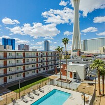 Courtyard 525 Apartments in Las Vegas, NV - Building Photo
