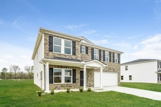 4033 Lake Russell Dr in Florence, SC - Building Photo - Building Photo