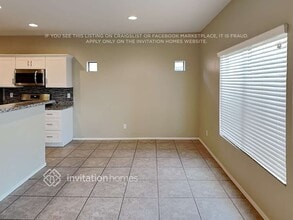 17620 W Lundberg St, Unit 223 in Surprise, AZ - Foto de edificio - Building Photo