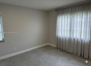 1630 Embassy Dr in West Palm Beach, FL - Building Photo - Building Photo