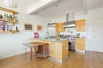 20 Broadway Unit 501 in Brooklyn, NY - Foto de edificio - Building Photo