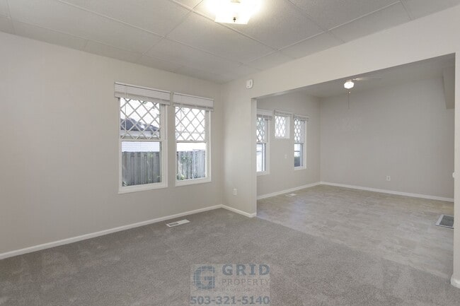 property at 6827 SE Mitchell Ct