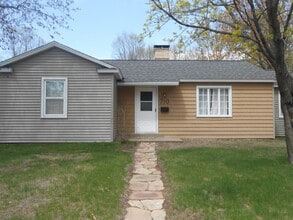 710 Summit Ave in Eau Claire, WI - Building Photo - Building Photo