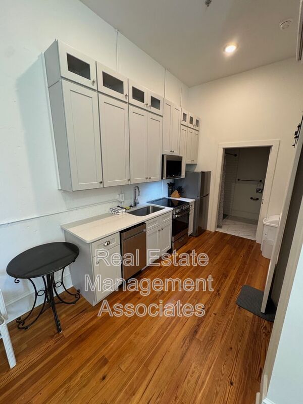 215 Main St in Barnesville, GA - Foto de edificio - Building Photo