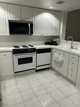 1301 Cabrillo Ave, Unit 210 in Torrance, CA - Building Photo - Building Photo