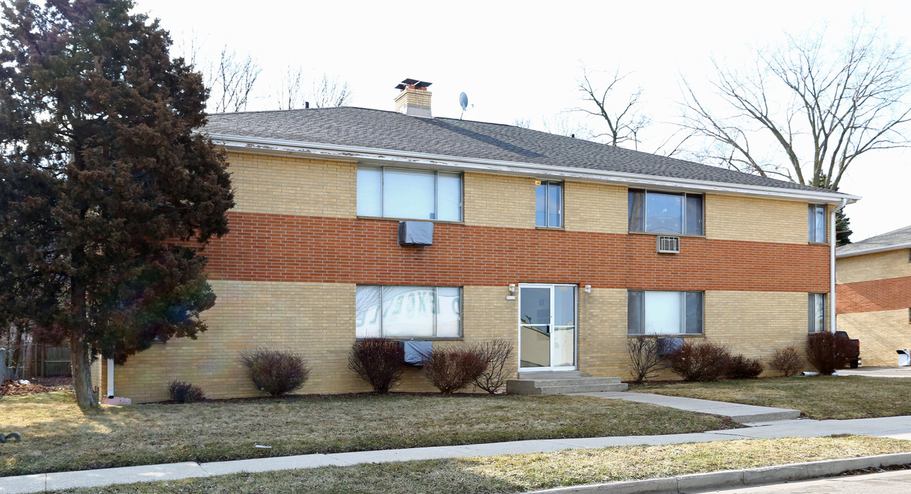 3111-3121 Wheelock Dr in Racine, WI - Foto de edificio