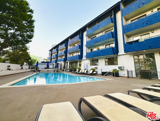 property at 10982 Roebling Ave