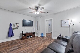 1110 Clinton Ave in Stephenville, TX - Building Photo - Building Photo