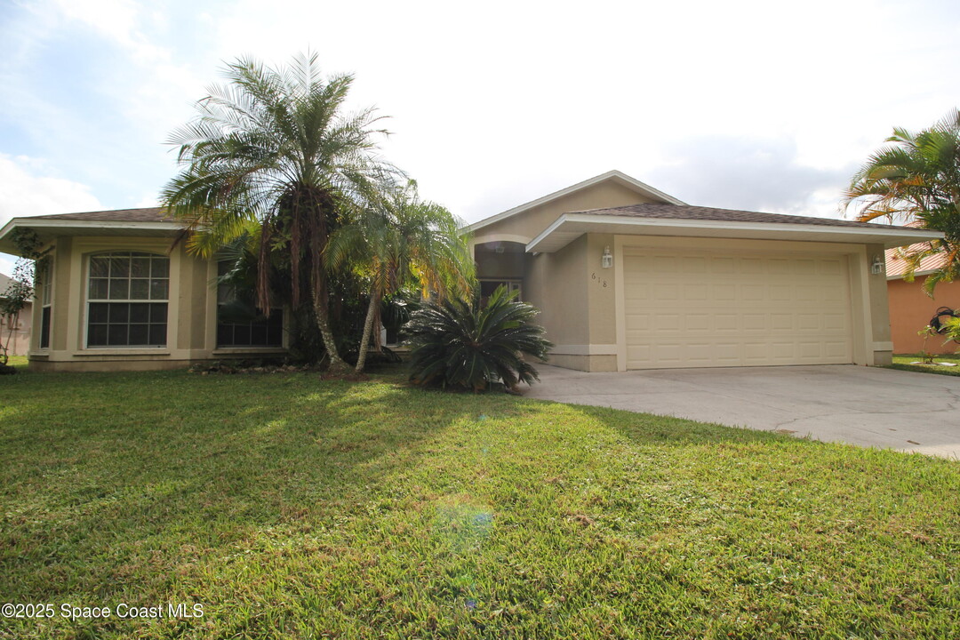 618 Sturbridge Terrace SE in Palm Bay, FL - Building Photo