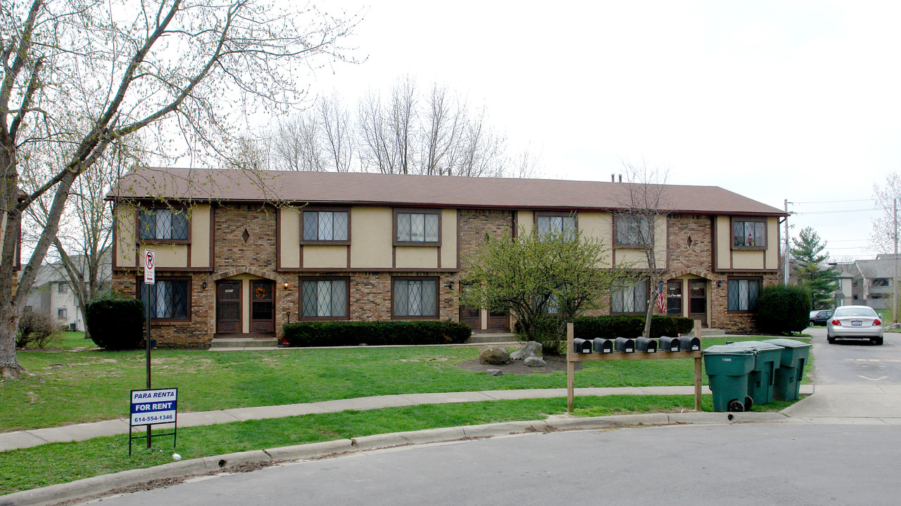 7651-7673 Scofield Ct in Dublin, OH - Foto de edificio