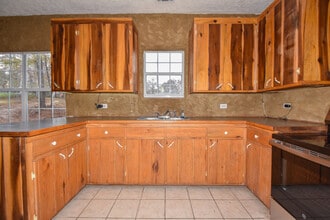 4526 Rock Springs Rd in Jacksons Gap, AL - Foto de edificio - Building Photo