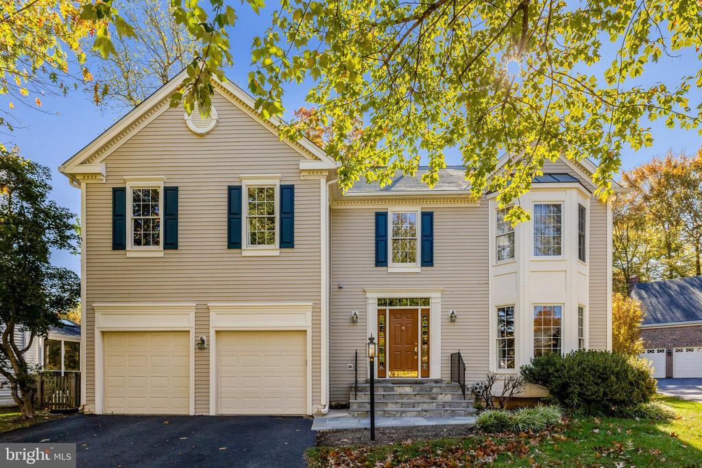 47001 Smithwood Ct in Sterling, VA - Building Photo