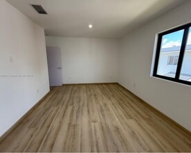 936 NW 10th St in Florida City, FL - Building Photo - Building Photo