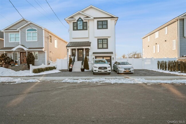 400 Shore Rd in Bellmore, NY - Building Photo - Building Photo