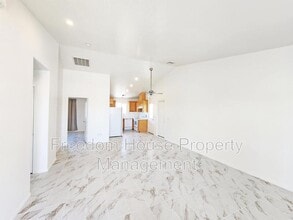 600 San Lorenzo St in Pahrump, NV - Foto de edificio - Building Photo